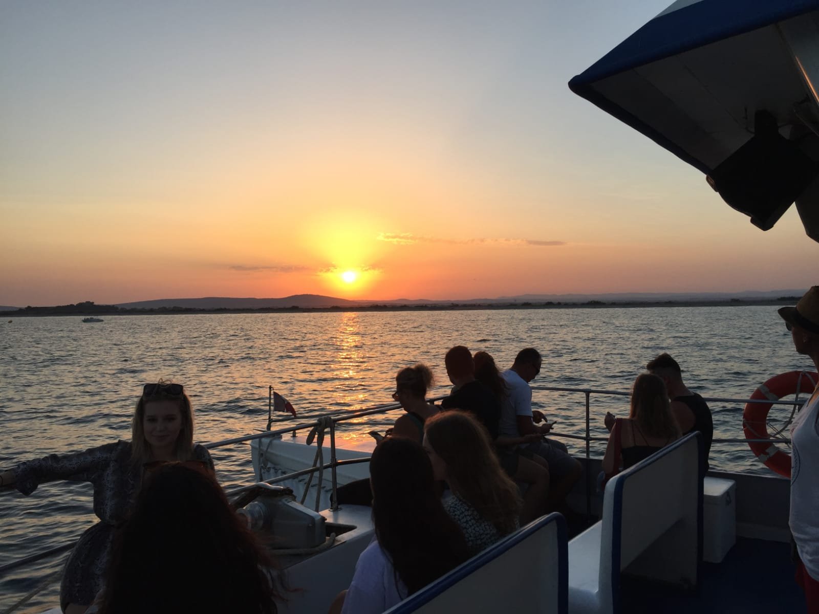 Bateau Mikael Croisiere En Mer Au Coucher De Soleil